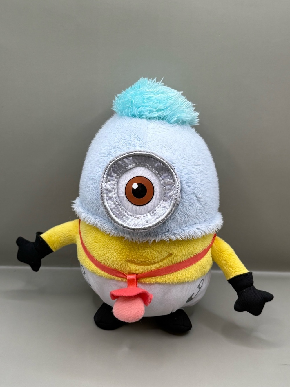 Universal Studios Despicable Me Baby Minion Plush Stuffed Animal